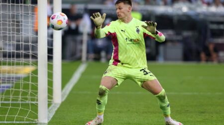 Bild: Beim Debüt gleich gegen die Bayern: Moritz Nicolas (© FIRO/SID/RALF IBING)