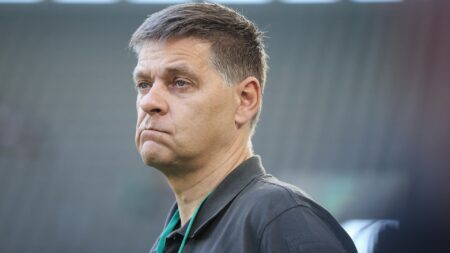 Foto: Oliver Ruhnert mit großem Respekt vor Real © AFP/SID/RONNY HARTMANN