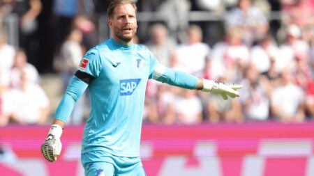 Bild: Starker Baumann hält die drei Punkte gegen den VfB fest (© FIRO/SID)