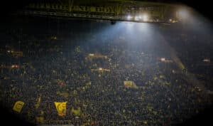 Borussia Dortmund Fans im Singla-Iduna-Park | Bild: Ververidis Vasilis / Shutterstock.com