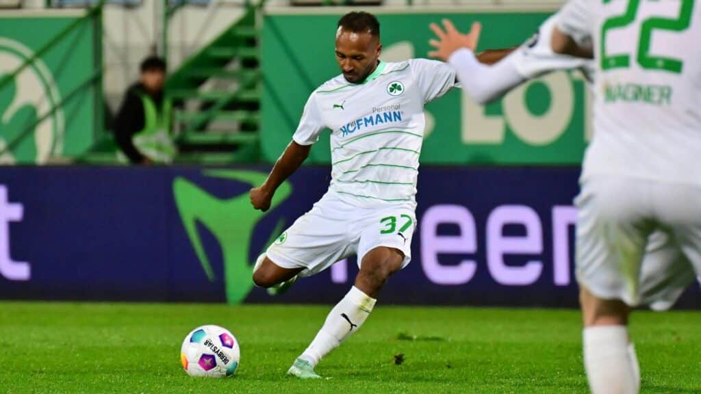 Foto: Julian Green sorgte für die Fürther Pausenführung © IMAGO/Sportfoto Zink/Wolfgang Zink/SID/IMAGO/Sportfoto Zink / Wolfgang Zink