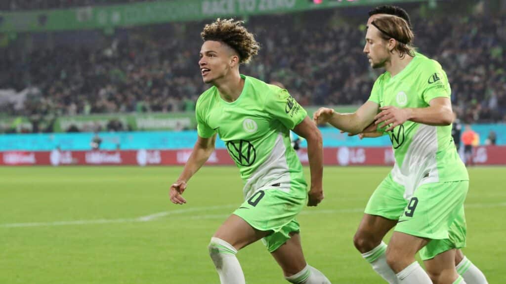 Bild: Bremen bleibt sieglos, weil auch Wolfsburg trifft (© FIRO/SID)