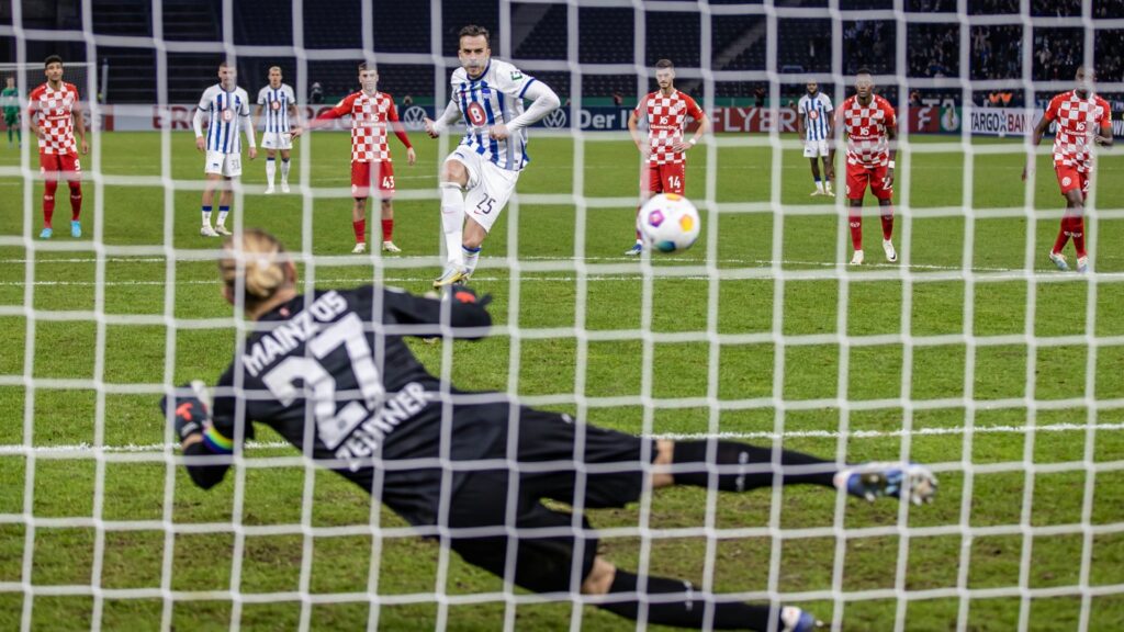 Bild: DFB-Pokal: Zweitligist Hertha gewinnt gegen Mainz (© Imago/Gora/SID)