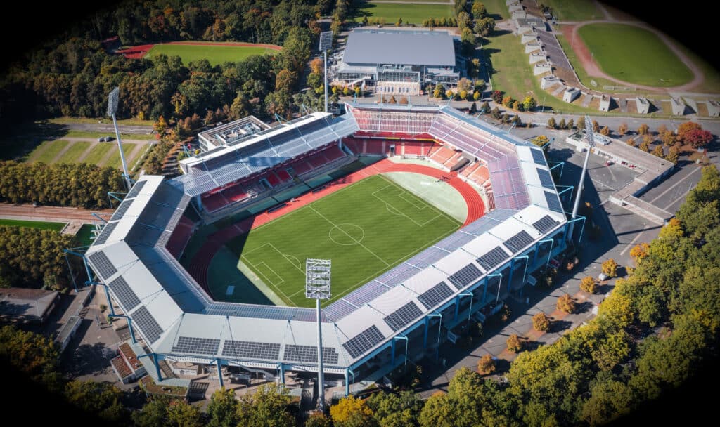 Fußballstadion vom 1. FC Nürnberg. Bild: uslatar / Shutterstock.com