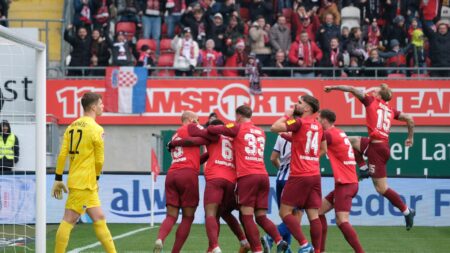 Bild: Torjubel beim 1. FC Kaiserslautern gegen Hertha BSC (© www.imago-images.de/SID/IMAGO/wolfstone-photo)