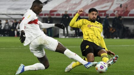 Bild: Emre Can (r.) ging hart mit der BVB-Leistung ins Gericht (© AFP/SID/THOMAS KIENZLE)