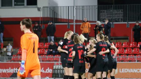 Bild: Leverkusen gewinnt Abendspiel gegen Duisburg (© IMAGO/Hendrik Gräfenkämper/IMAGO/Hendrik Gräfenkämper/IMAGO/Hendrik Gräfenkämper)