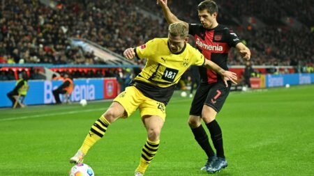 Bild: Julian Ryerson fehlt dem BVB für den Rest des Jahres (© AFP/SID/INA FASSBENDER)