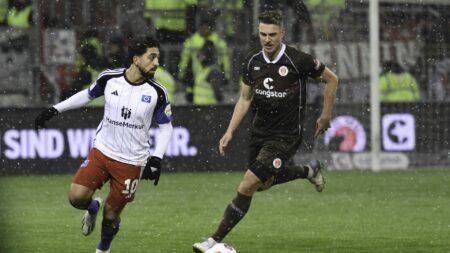 Bild: St. Pauli und der HSV trennen sich 2:2 im Stadtderby (© IMAGO/nordphoto GmbH/Witke/IMAGO/IMAGO/nordphoto GmbH/ Witke)