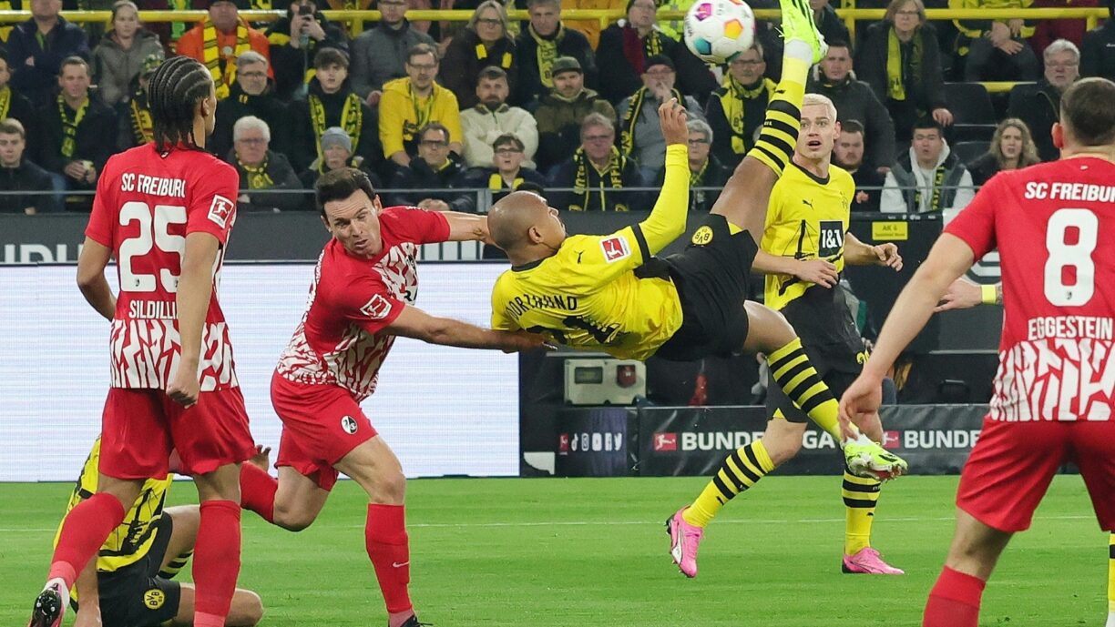 Bild: Dortmund führte bis zur Unterbrechung mit 1:0 (© FIRO/SID)