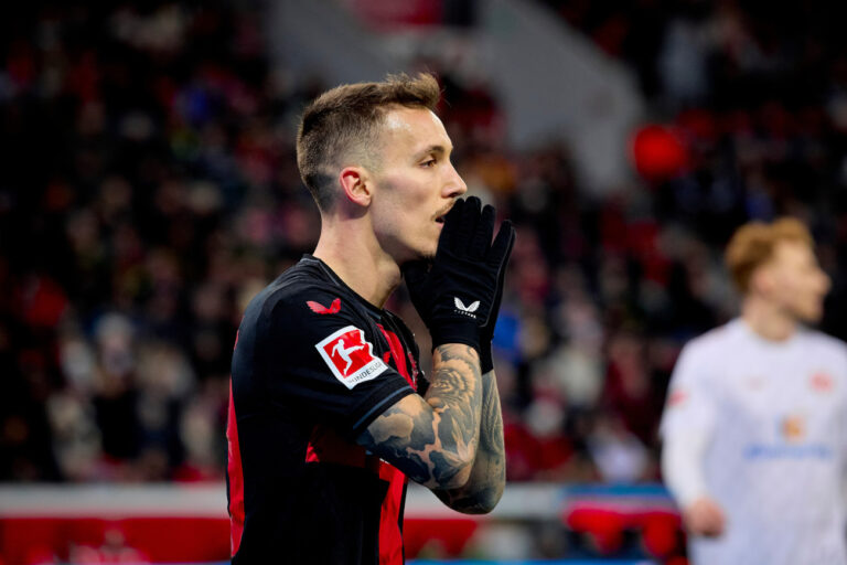 Bayer Leverkusen bekommt den Ausgleich in der Schlussphase geschenkt – 2:2 in Kopenhagen Alejandro Grimaldo