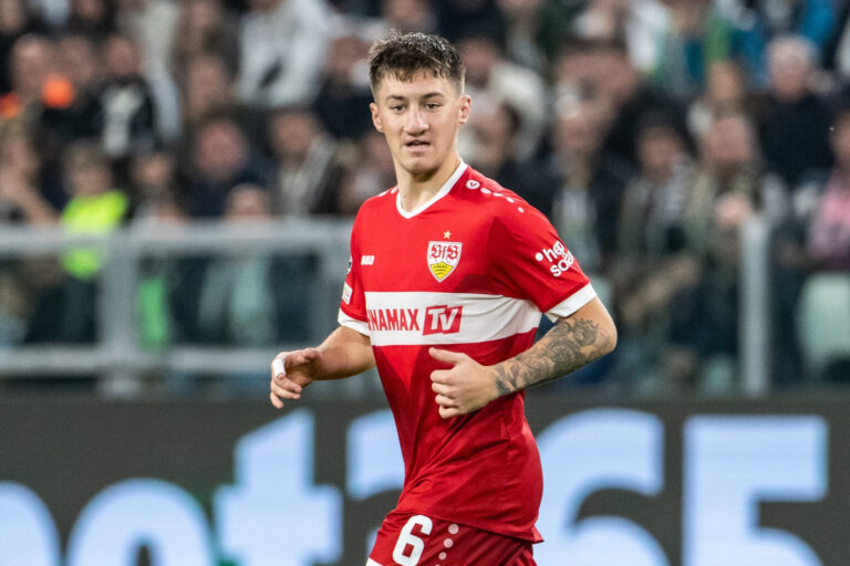 Vom VfB Stuttgart zum BVB? Trägt Angelo Stiller bald das schwarz-gelbe Trikot? Angelo Stiller