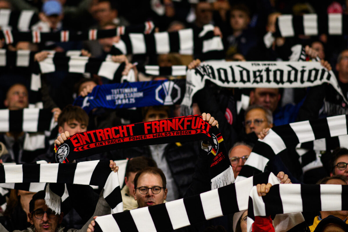 aufstellungen teilnehmer eintracht frankfurt gegen fc liverpool