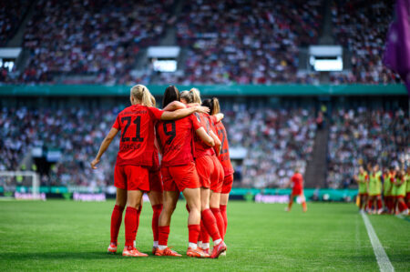 Frauen-Champions-League: Bayern München gewinnt 3:2 gegen Arsenal in der Allianz Arena Frauen vom FC Bayern 2025